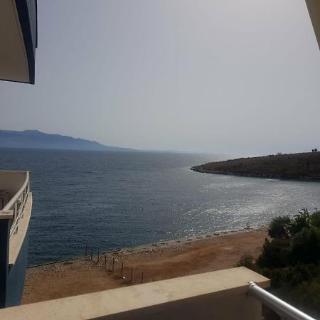 Sunset By The Sea Apartments - Frontbeach Sarandë Esterno foto