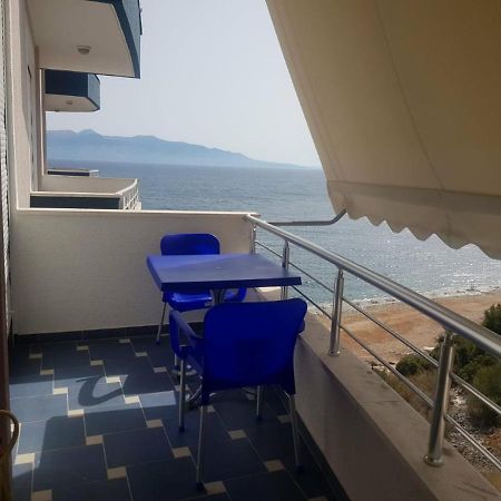 Sunset By The Sea Apartments - Frontbeach Sarandë Esterno foto