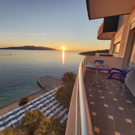 Sunset By The Sea Apartments - Frontbeach Sarandë Esterno foto