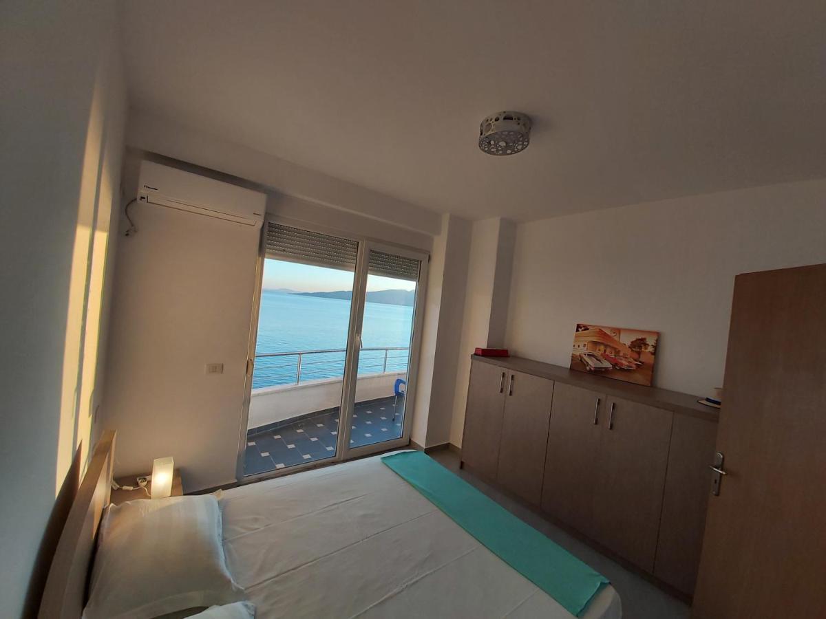 Sunset By The Sea Apartments - Frontbeach Sarandë Esterno foto