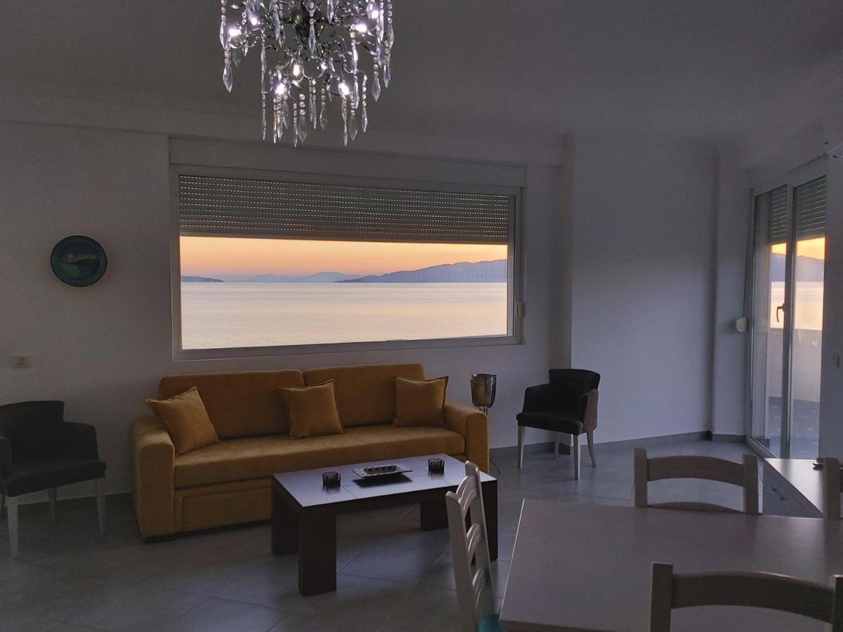 Sunset By The Sea Apartments - Frontbeach Sarandë Esterno foto