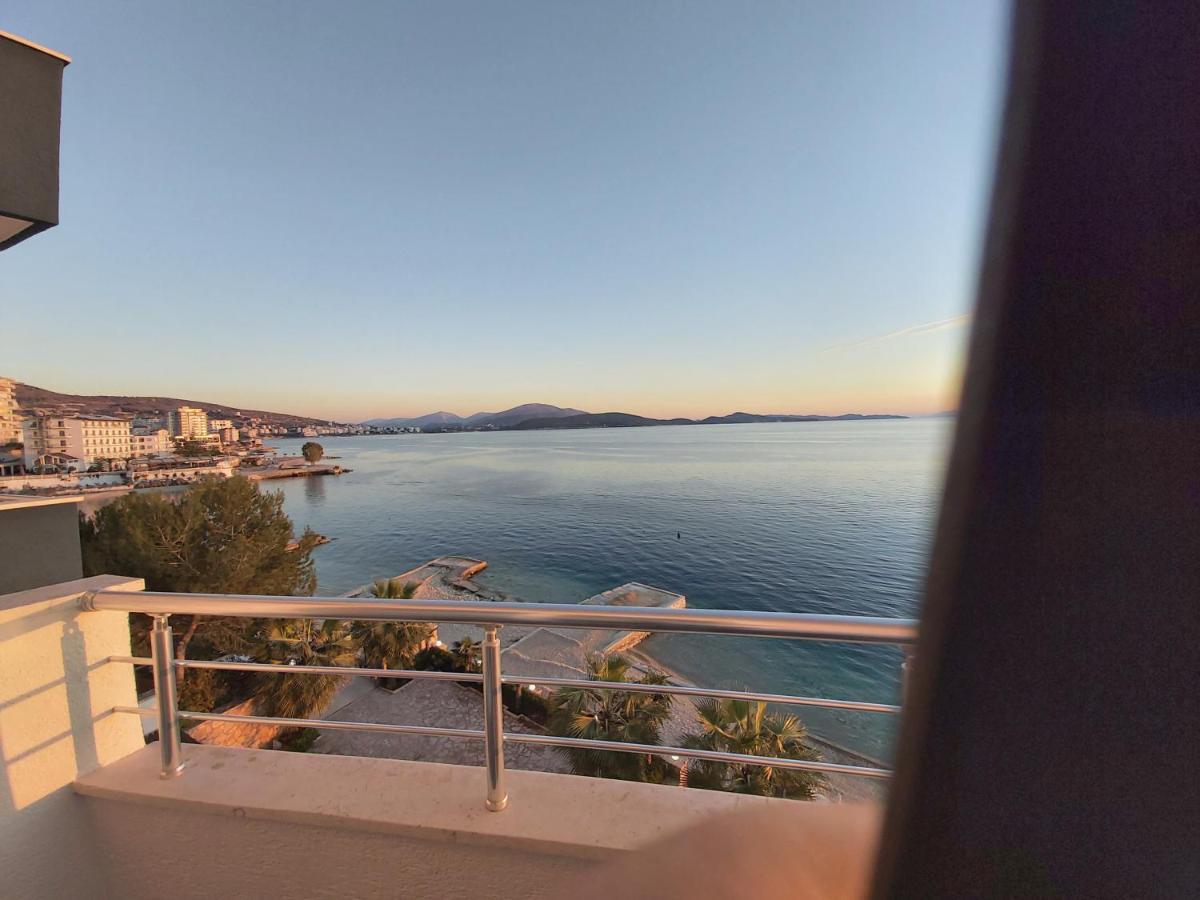 Sunset By The Sea Apartments - Frontbeach Sarandë Esterno foto